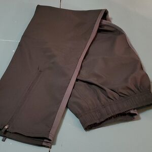 Mens, New w/tags Bollenger training pants, small. Nice